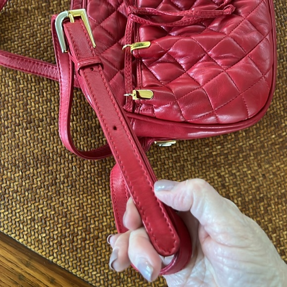 Judith Leiber Red Quilted Crossbody Bag with Diamond Pattern Kid leather - Picture 13 of 14